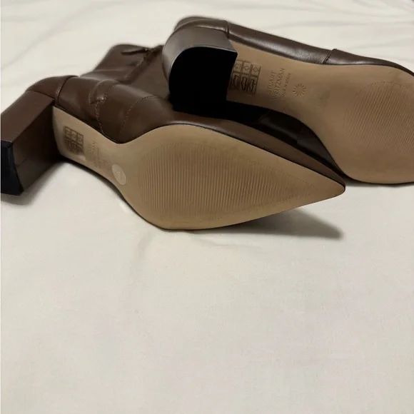 BRAND NEW Brown Stuart weitzman heeled bootie - Picture 4 of 4